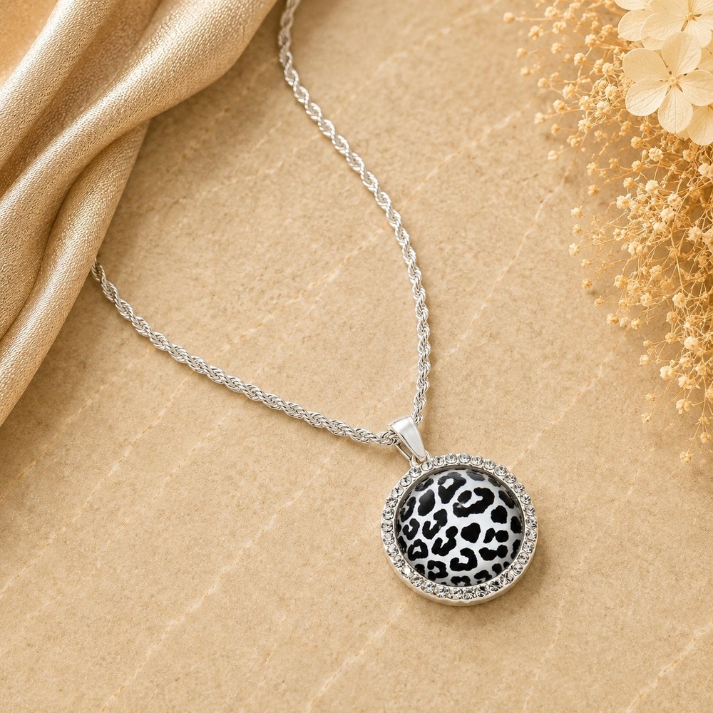 Joan Rivers Leopard Animal Print Pendant Necklace Rhinestone Silver Tone 18"